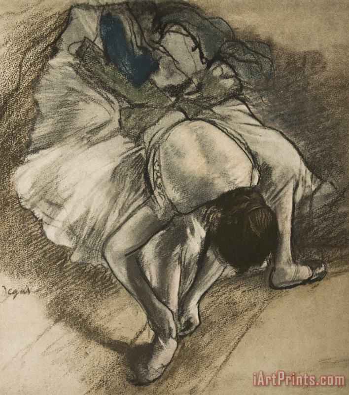 Dancer Tying Her Shoe painting - Edgar Degas Dancer Tying Her Shoe Art Print