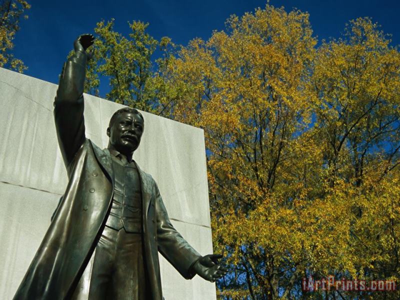 Bronze Statue of Theodore Roosevelt with Yellow Oak Leaves painting - Raymond Gehman Bronze Statue of Theodore Roosevelt with Yellow Oak Leaves Art Print