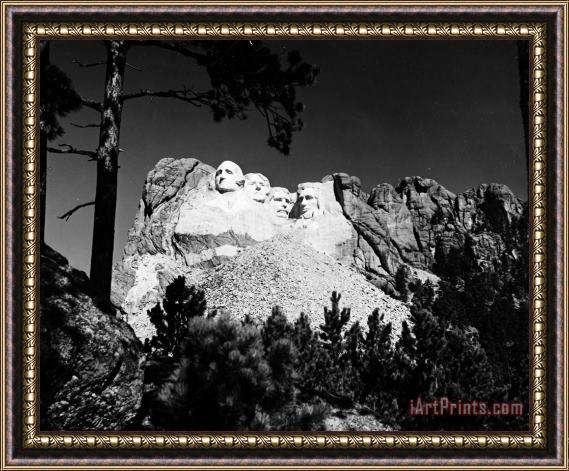 Others Mount Rushmore Framed Painting